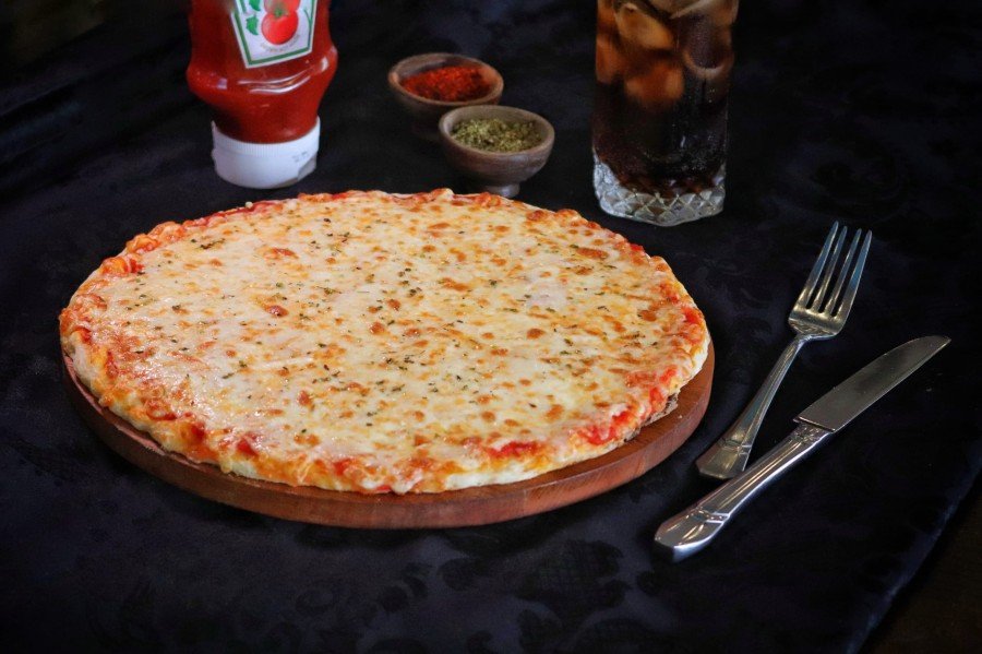 margarita pizza(middle)